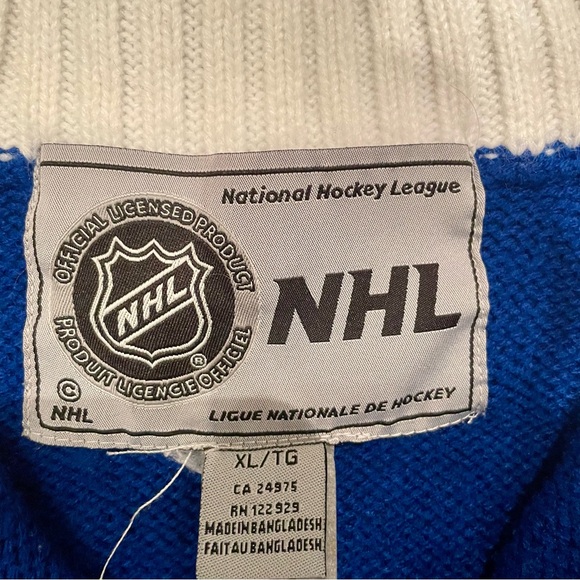 Toronto Maple Leafs Cozy Sweater - Picture 9 of 11